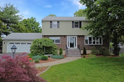 10 Emile Circle