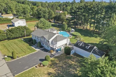 6 Ashdale Drive 1