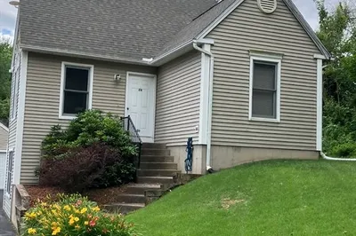26 Hayre St