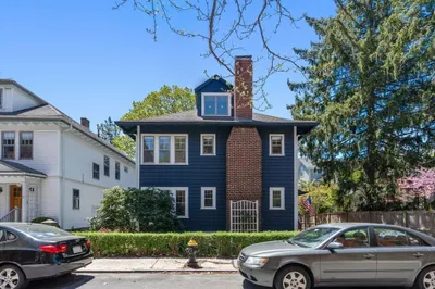 26 Lakeville Rd #2