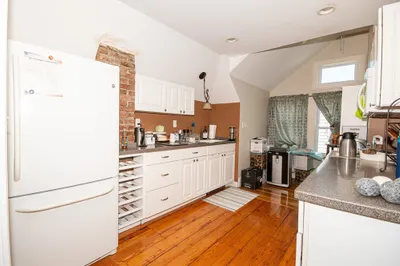 7 Burnside Ave #3