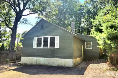 180 N Main St 1