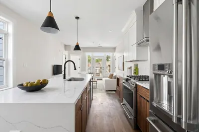 2 Weld Hill Street #PH2 1