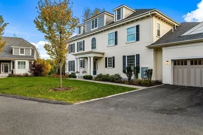27 Woodmere Drive #27 1