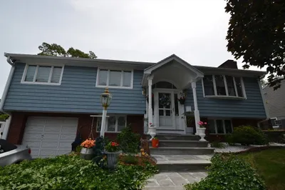 8 Brentwood Dr
