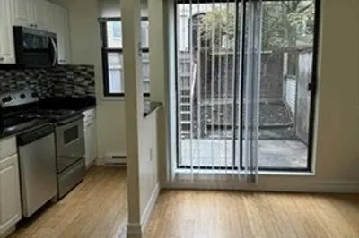 25 Fuller Street #25