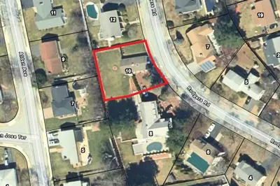 10 Rodgers Rd