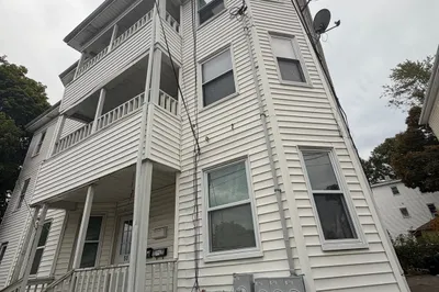 51 Snell St #3 1