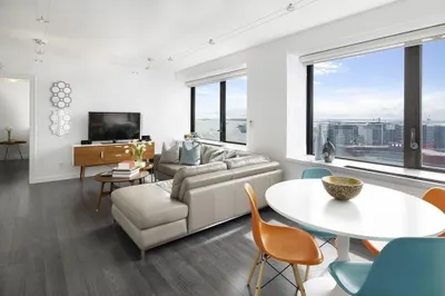 85 E India Row #33E