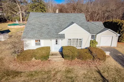 48 Judd Ave
