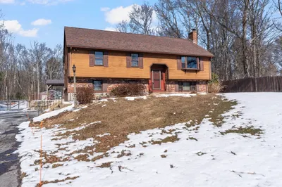 34 Fales Rd