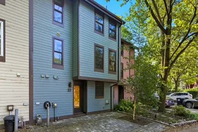 22 Lilac Ct