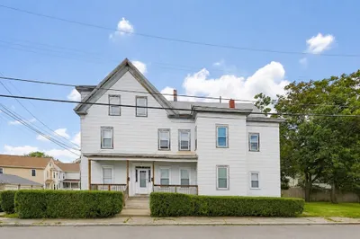 35 Oak St 1