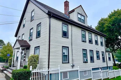 232-234 Nahatan St 1