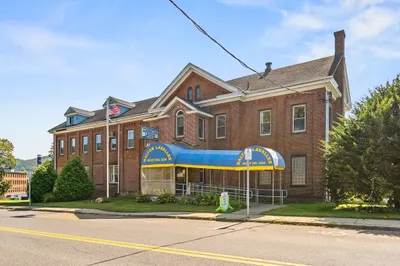 190-192 Pleasant St 1