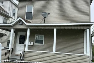 27 Richards St