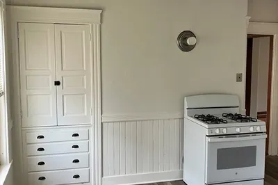 21 Houghton St #2