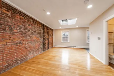 35 Lawrence St #5