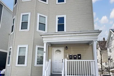 26 Elder St #2 1