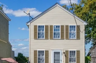 281 Mattakeesett St