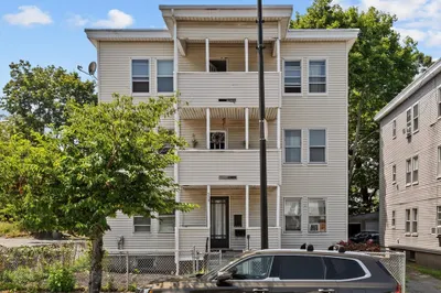575 Hyde Park Ave 1
