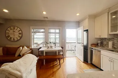 214 East Eagle St #6 1