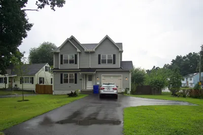 1289 Bay St 1