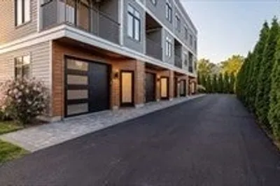 15 TanglwooD RD #D 1