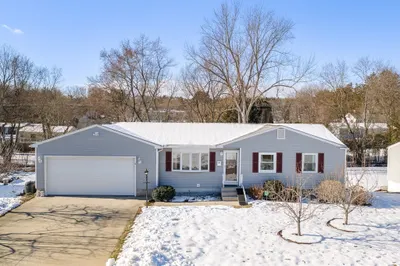 91 Knollwood Cir 1