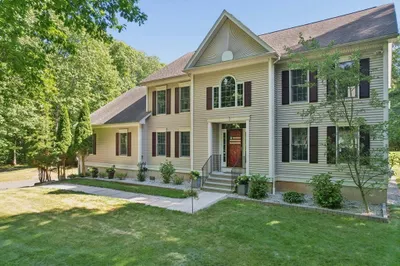 203 Maple St 1