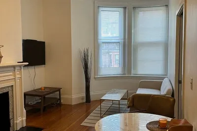 230 Commonwealth Ave #6
