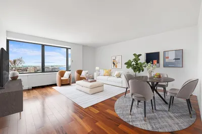 65 East India Row #18C 1