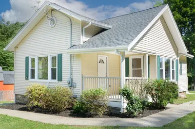 230 Southbridge Rd 1