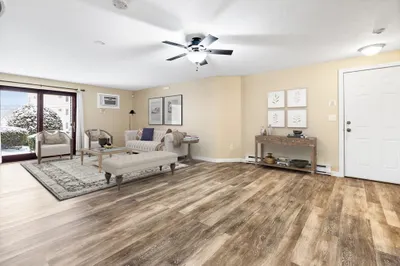 11 Gibbs St #49D