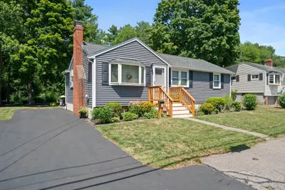 38 Roseen Rd
