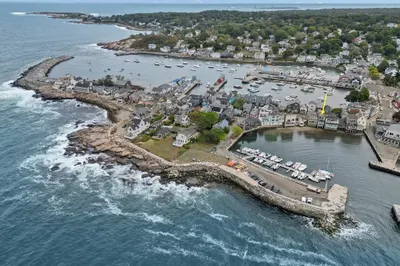10 Bearskin Neck 1
