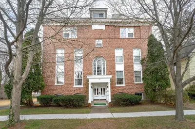 32 Noble Avenue 1