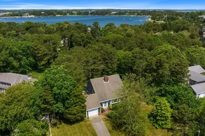 121 Middle Rd 1