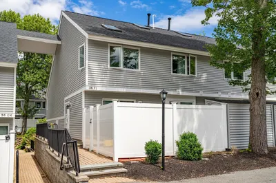 36 Meadow Pond #F