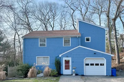 27 Rockville Ave