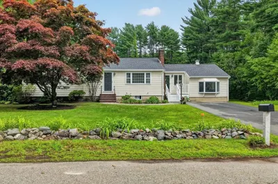 8 Charlotte Dr