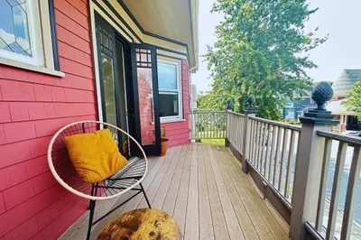 35 Waldeck St #1