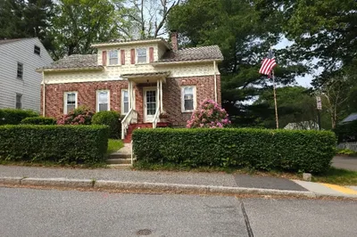 45 Circuit Ave E Ave