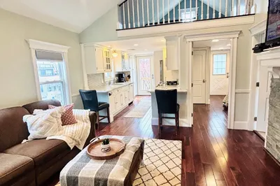 155 W 9th St #2