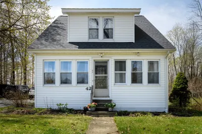 42 Maple Ave