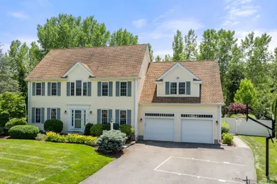 135 Riverside Dr 1