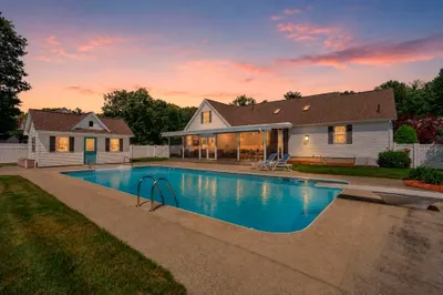 34 Gloria Drive 1