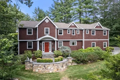 54 Woodchester Dr