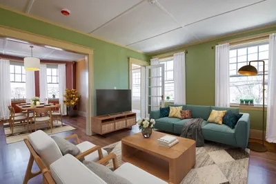 434 Essex Street #2R 1