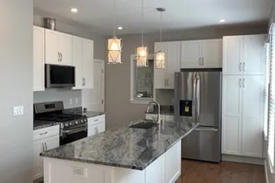 5 1/2 Edward St #2 1
